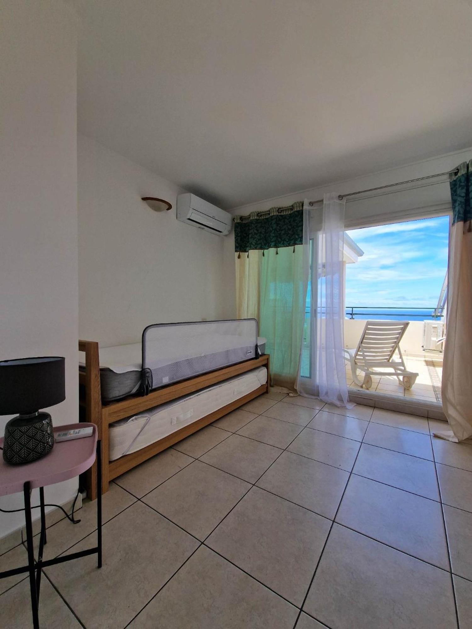 Appartement Villa Sur Le Toit, Vue Mer Saint-Gilles-les-Bains Exterior foto